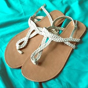 EUC Merona White Thong Sandals